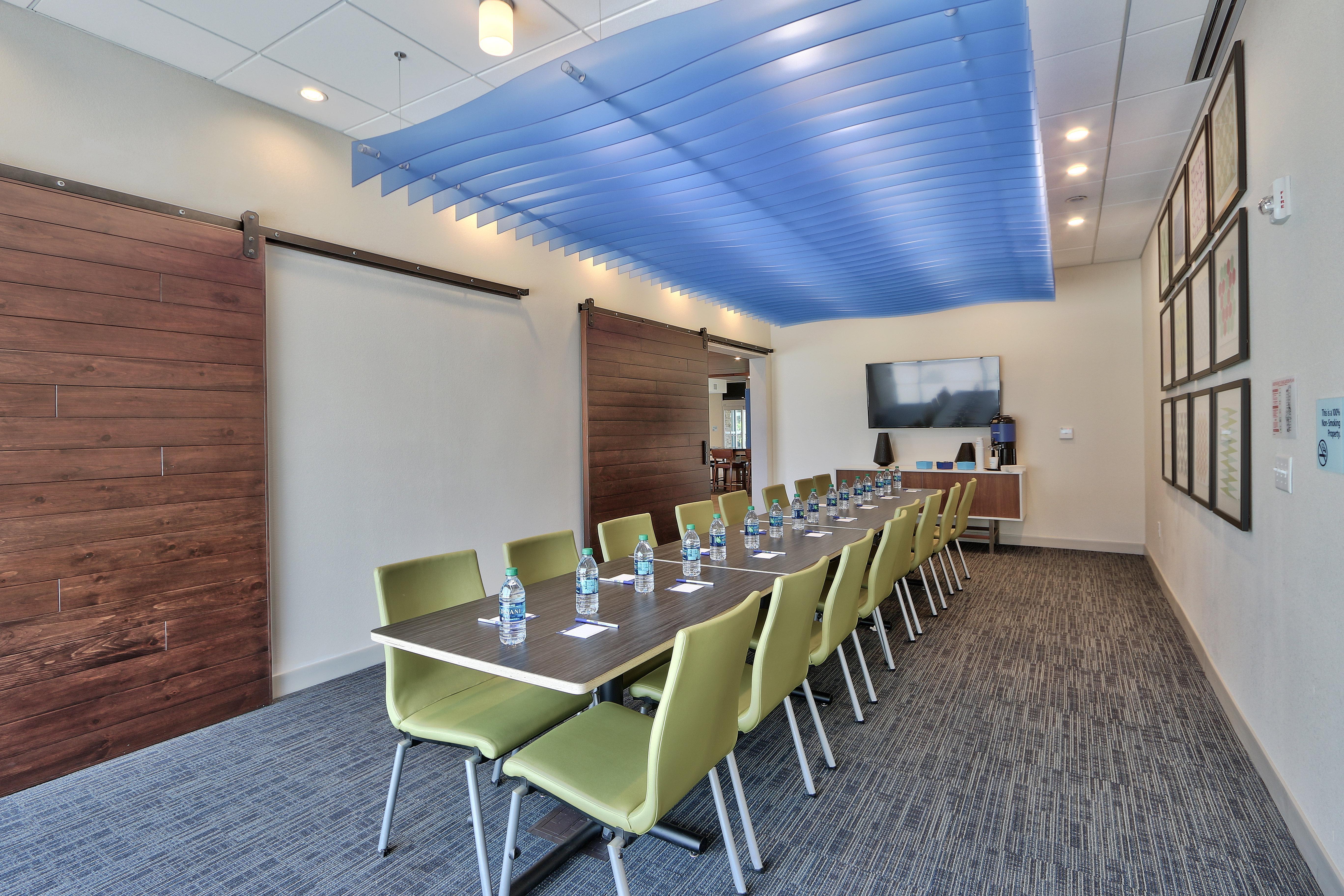Holiday Inn Express & Suites - Roswell By Ihg Exterior foto
